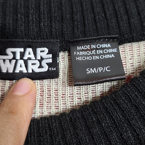Star Wars Red and Black Crewneck Sweater - Picture 5 of 5